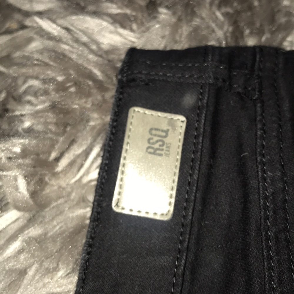 Distressed High Rise Ankle Jeans! - Picture 7 of 8